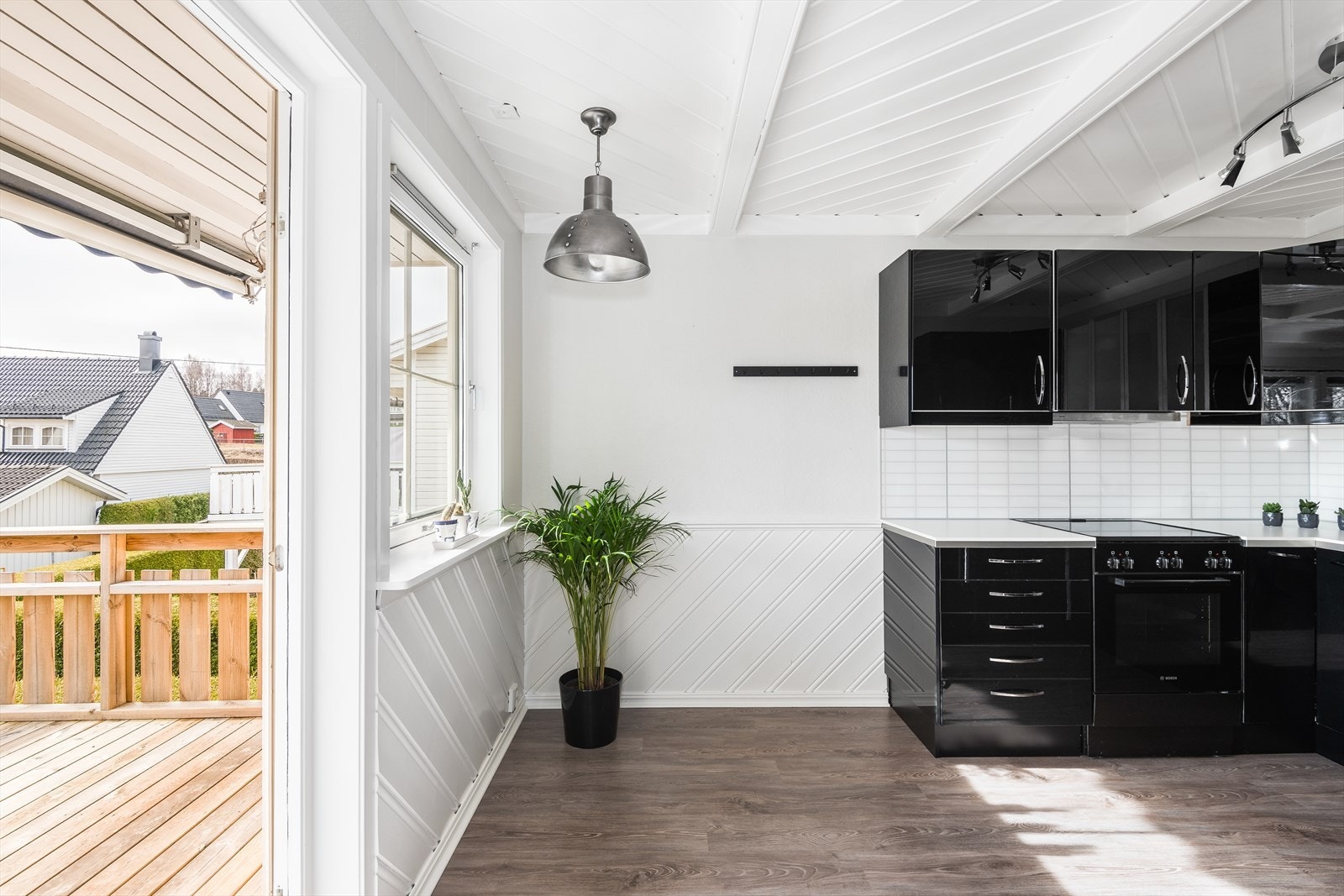 Delvis åpen løsning mot kjøkken Galleribilde