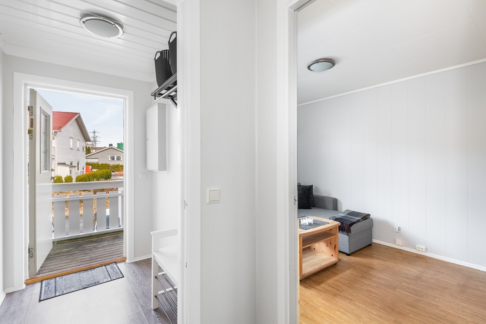 Leiligheten er lys og velholdt Galleribilde