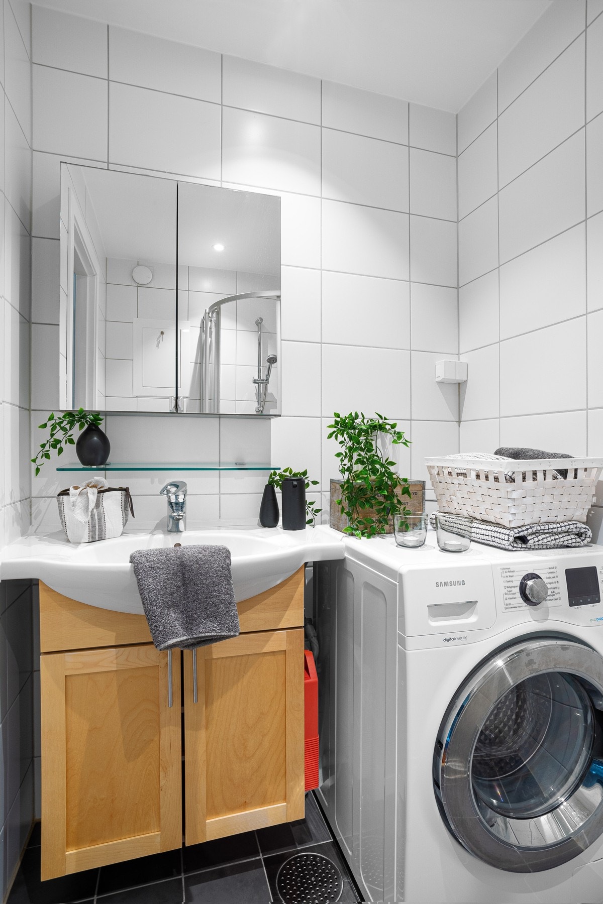 Pent flislagt baderom. Galleribilde