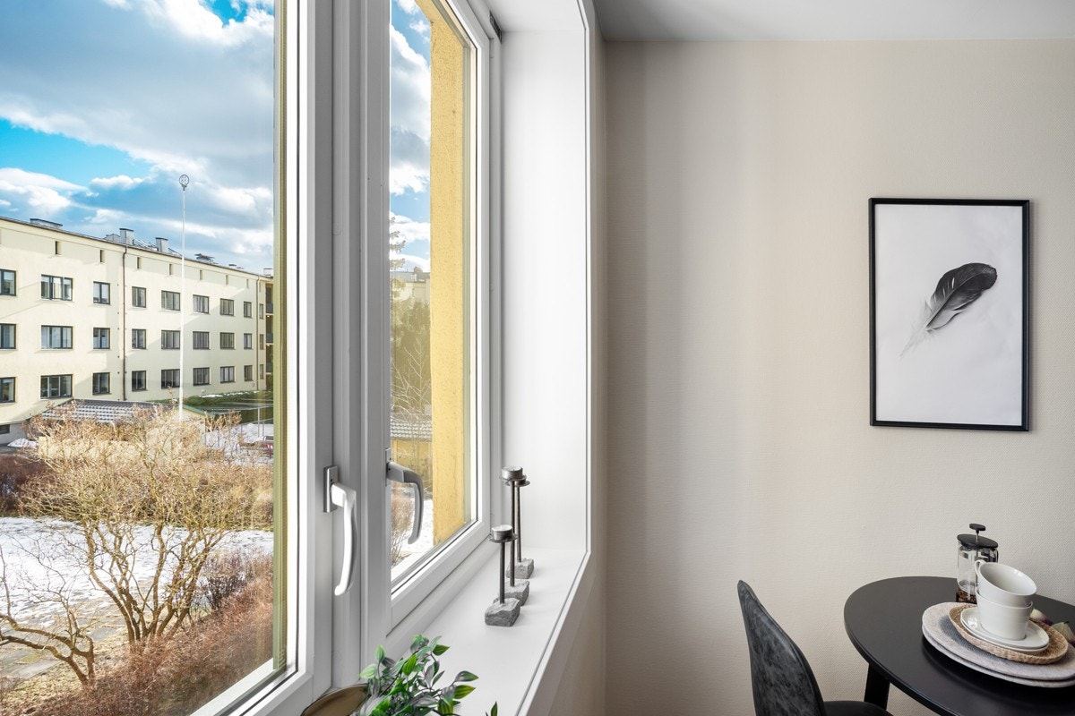 Koselig morgenstund. Kjøkkenet er vendt mot sør-østsom gir morgen / formiddagsol. Galleribilde