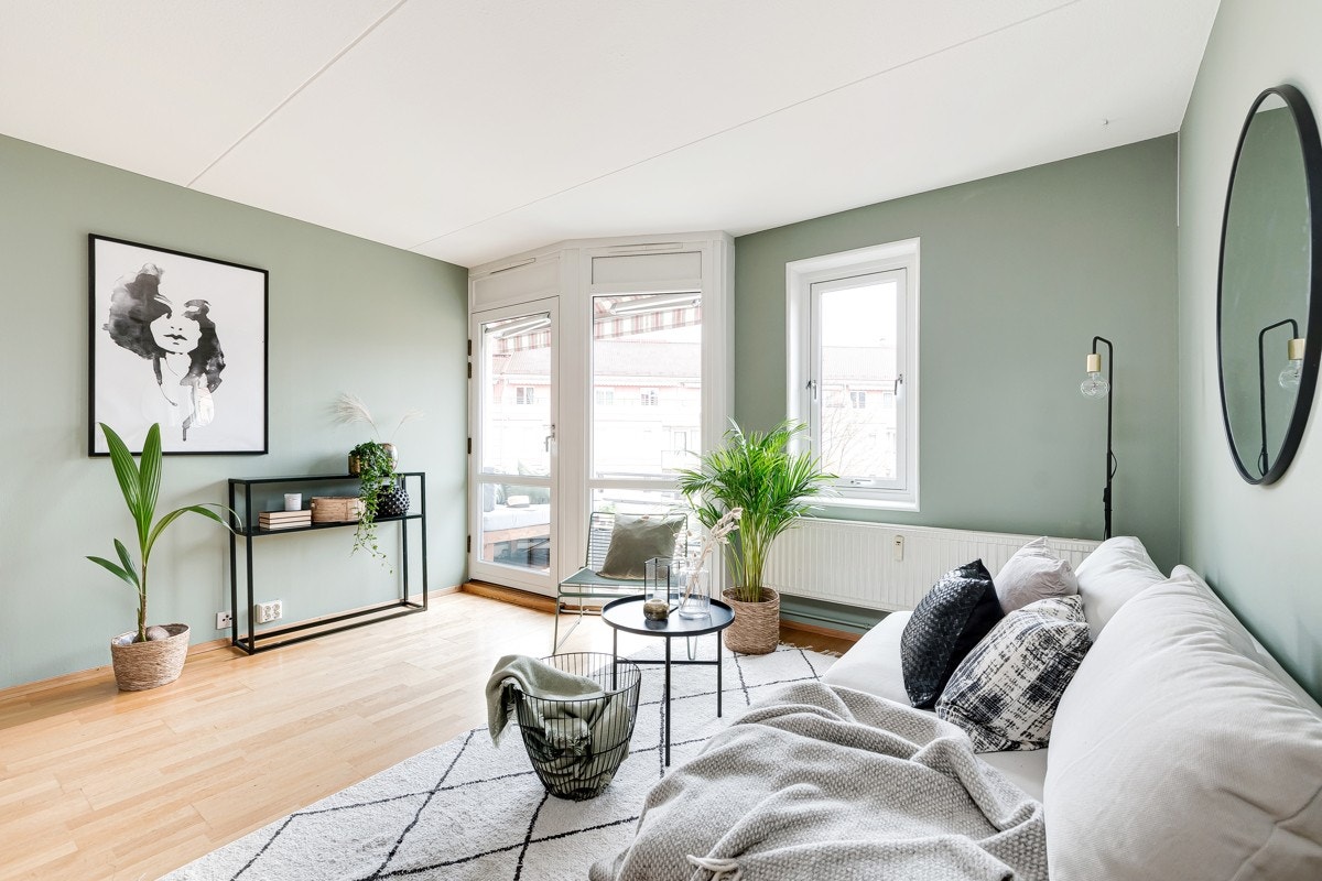 Leiligheten holder en gjennomgående god standard med en moderne fargepalett. Galleribilde