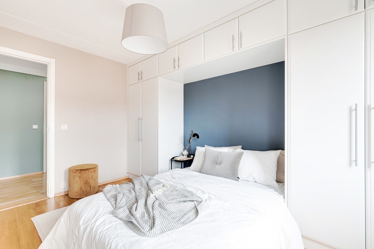 Begge av leilighetens soverom er av god størrelse, og har godt med oppbevaringsplass for klær og øvrig. Galleribilde