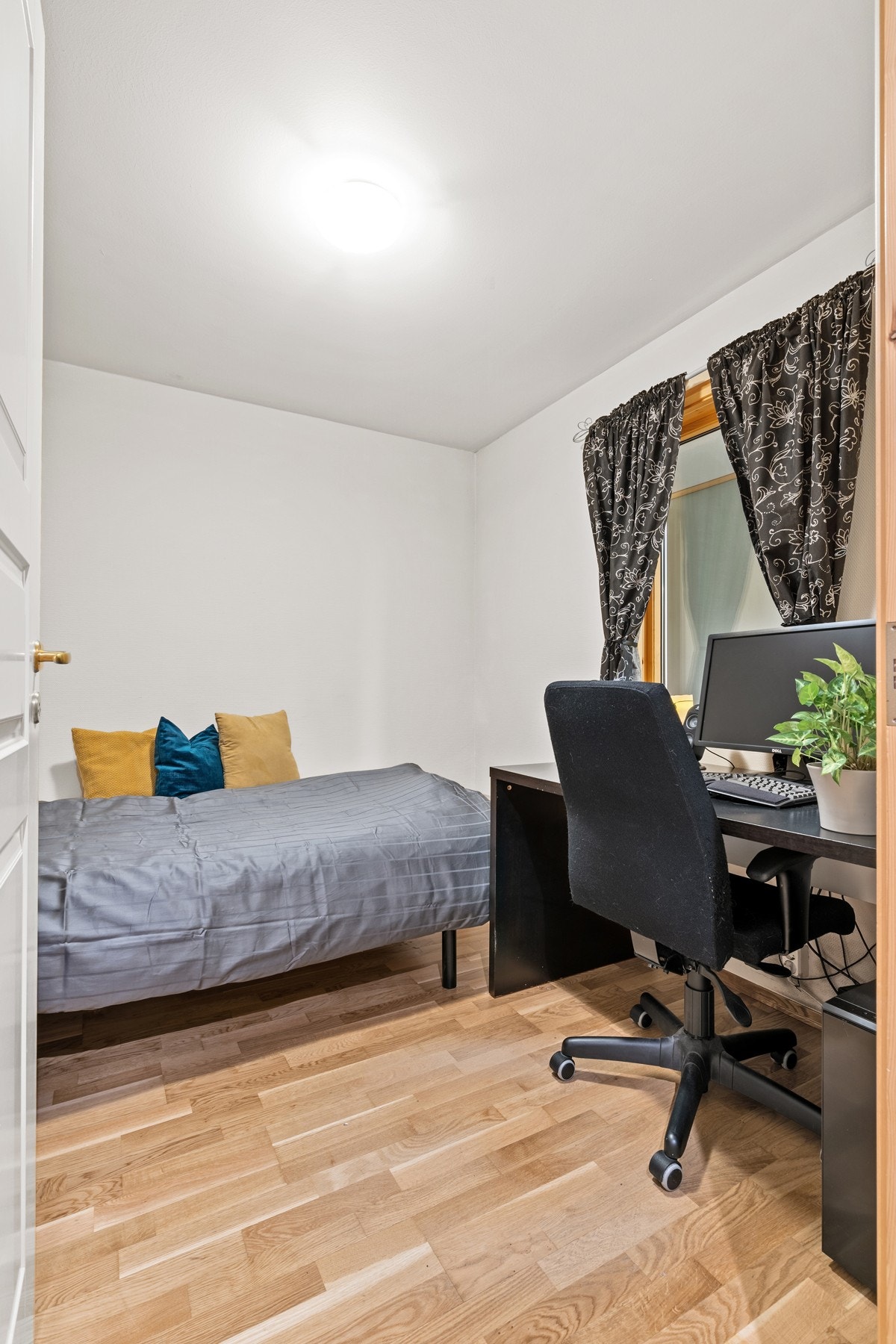 Innredet rom/kontror på 7 kvm Galleribilde