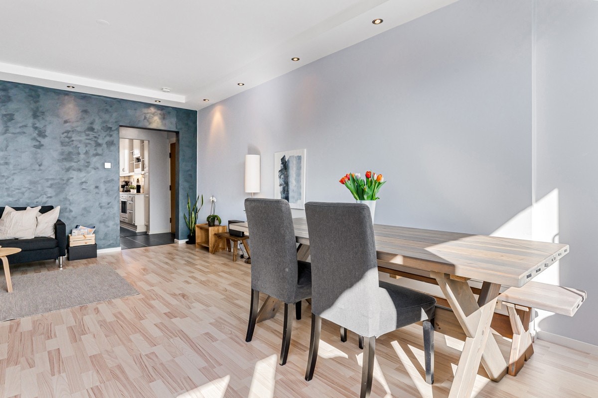 God plass til spisebord i stuen Galleribilde