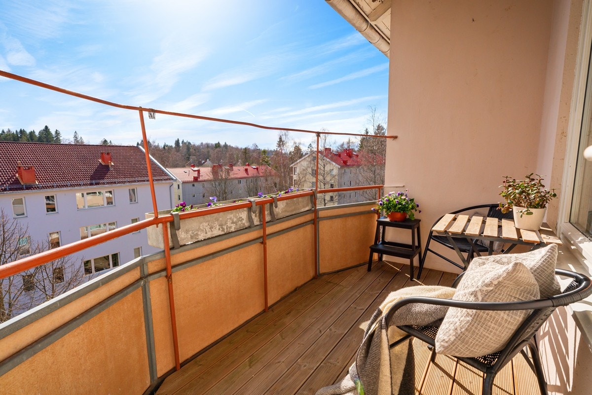 Solrik balkong Galleribilde