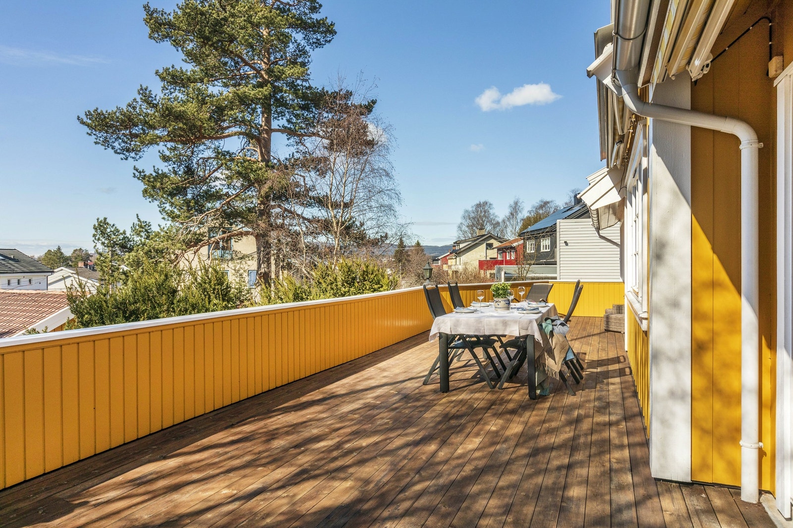 Terrassebord samt membran og sidevegger ble skiftet i 2020 Galleribilde