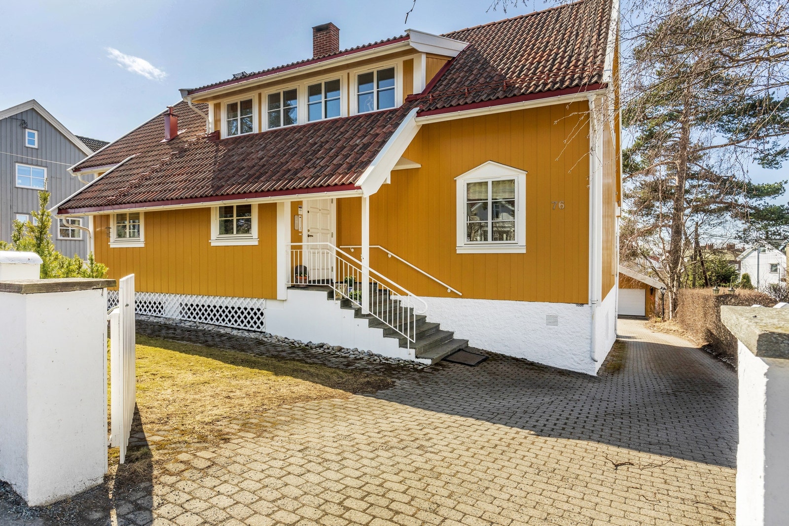 Innkjørsel Galleribilde