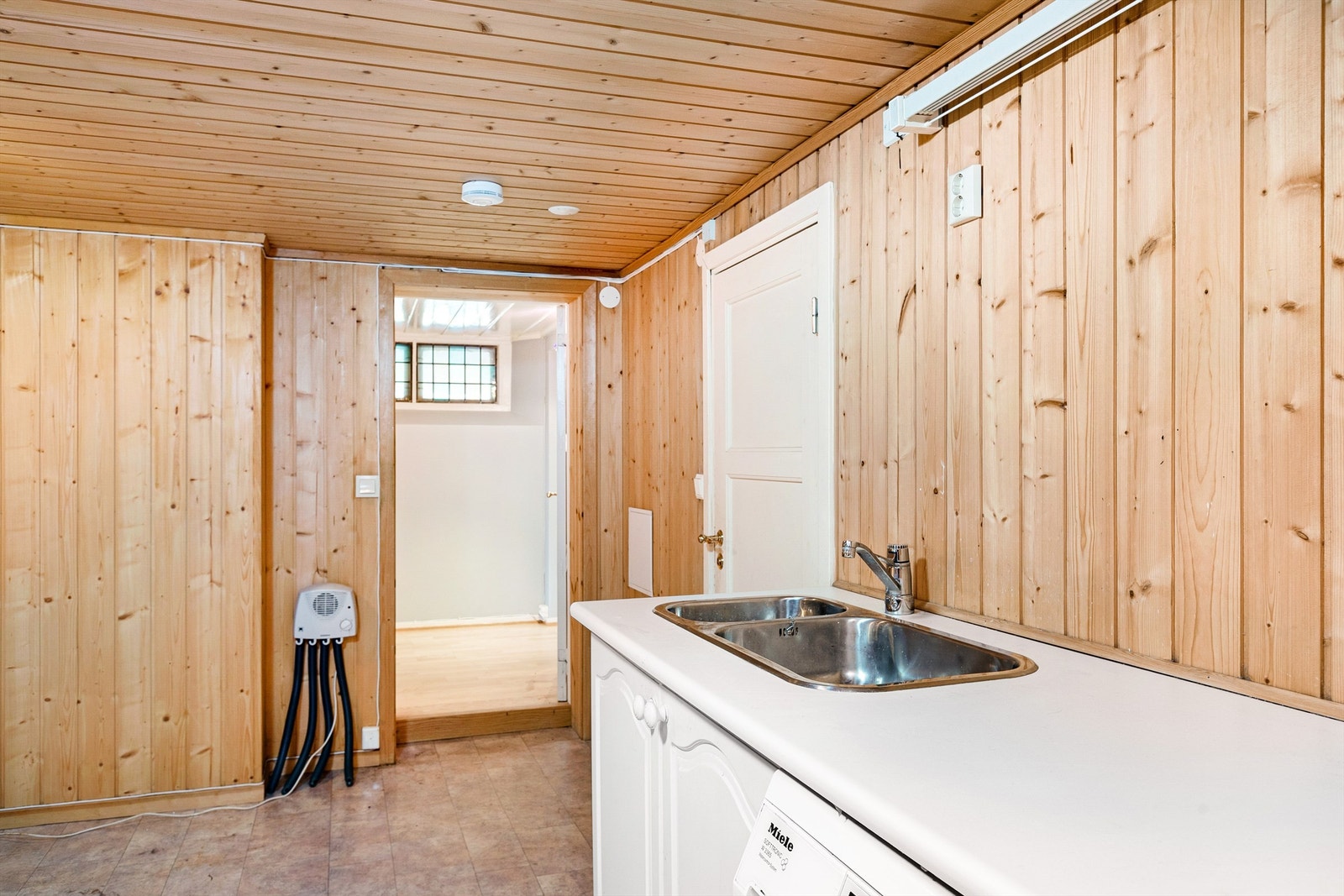 Vaskerom Galleribilde