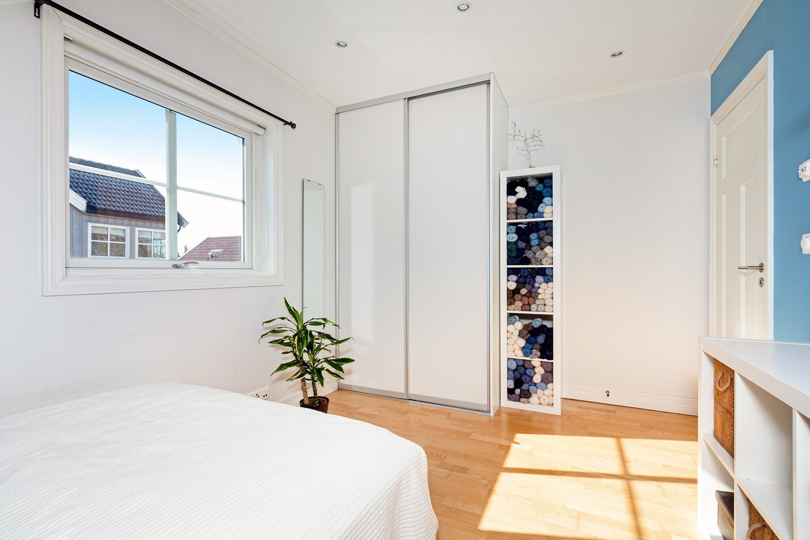 Soverom 3 med skyvedørsgarderobe Galleribilde