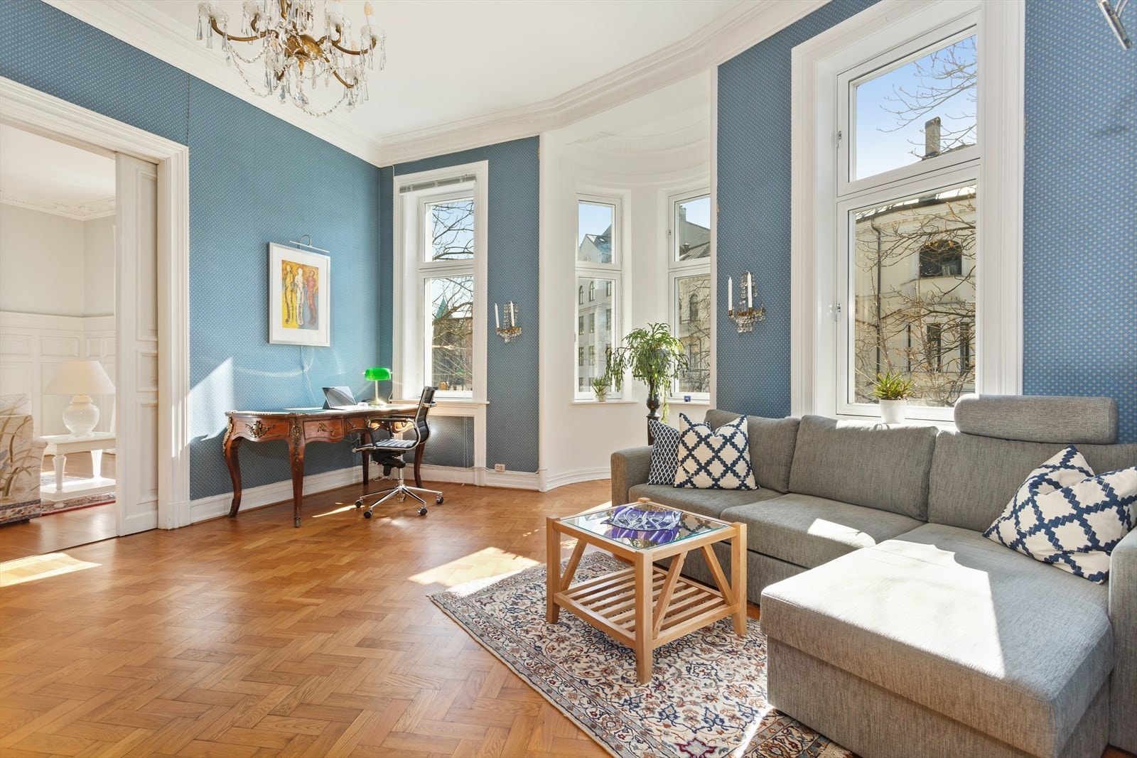 De fleste rom har stukkaturer og rosetter Galleribilde