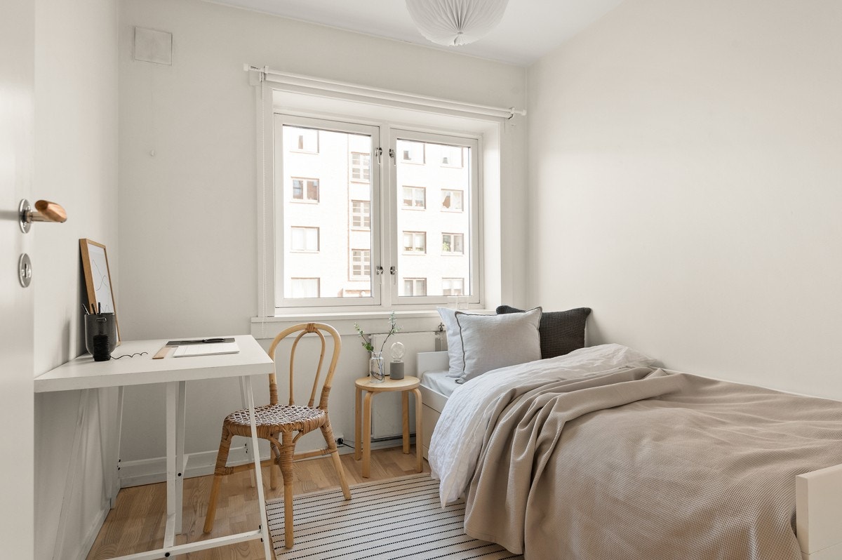 Soverom 2 vender også mot hyggelige bilfrie fellesarealer. Galleribilde