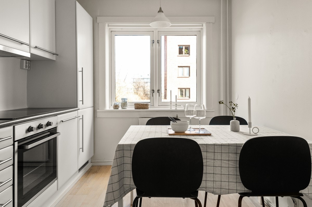 Kjøkkenet vender mot hyggelige bilfrie fellesarealer. Galleribilde