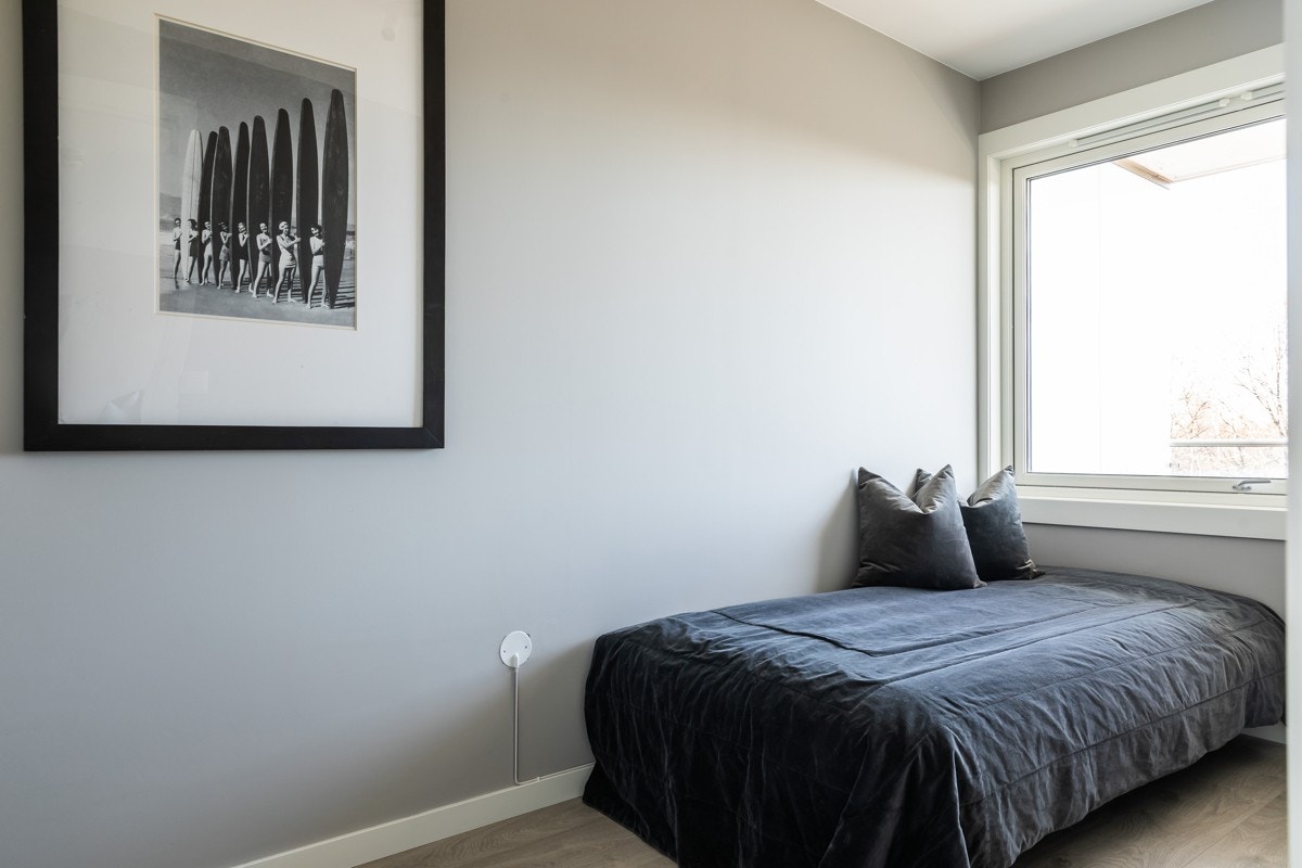 Soverom 2. Soverommene er adskilt og ligger i hver sin ende av leiligheten Galleribilde