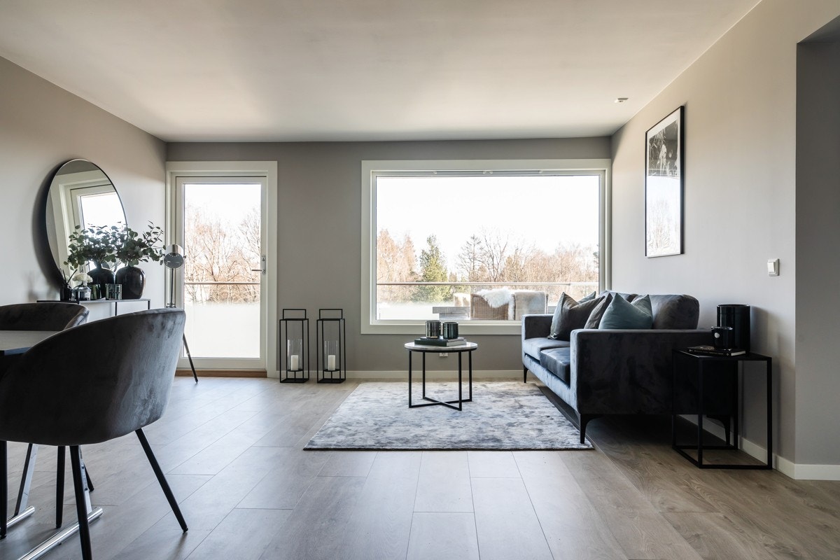 Romslig og lys stue Galleribilde