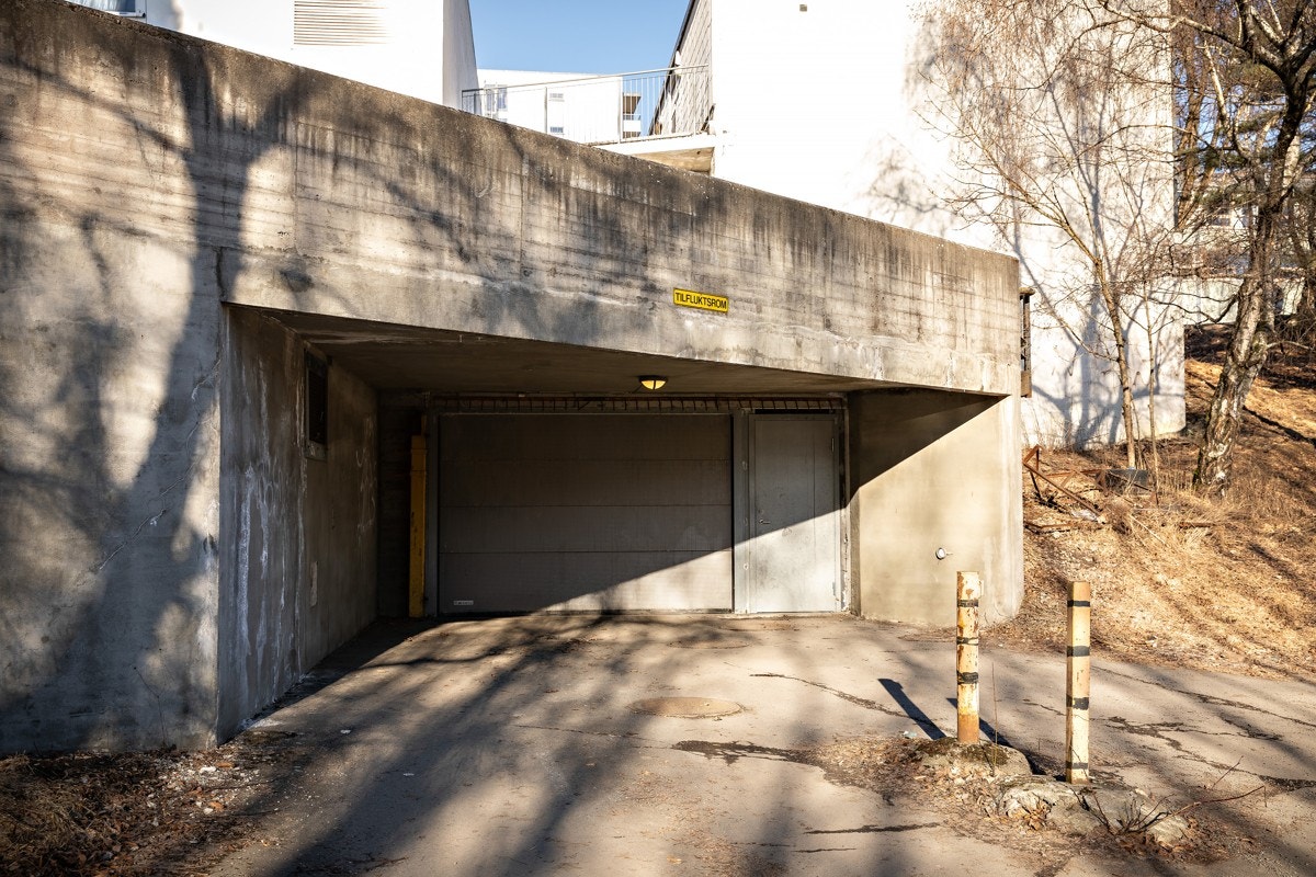 Det medfølger bruksrett til garasjeplass i felles, lukket anlegg i kjelleren Galleribilde