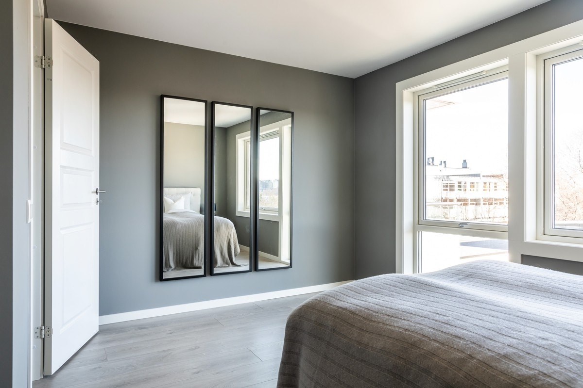 Her er det god plass til dobbeltseng og annet ønskelig møblement Galleribilde