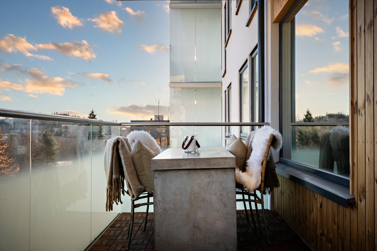 Stor balkong på ca.11 m² - Balkonger og fasade ble renovert i 2020 som en del av en større rehabilitering Galleribilde