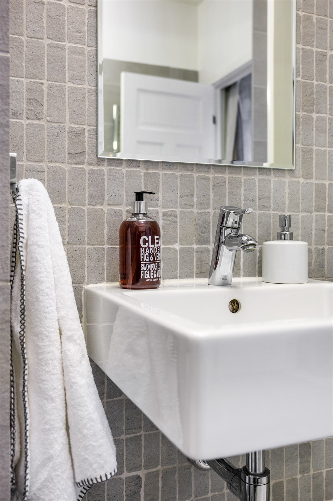 Baderommet ble renovert/modernisert i 2009. Galleribilde