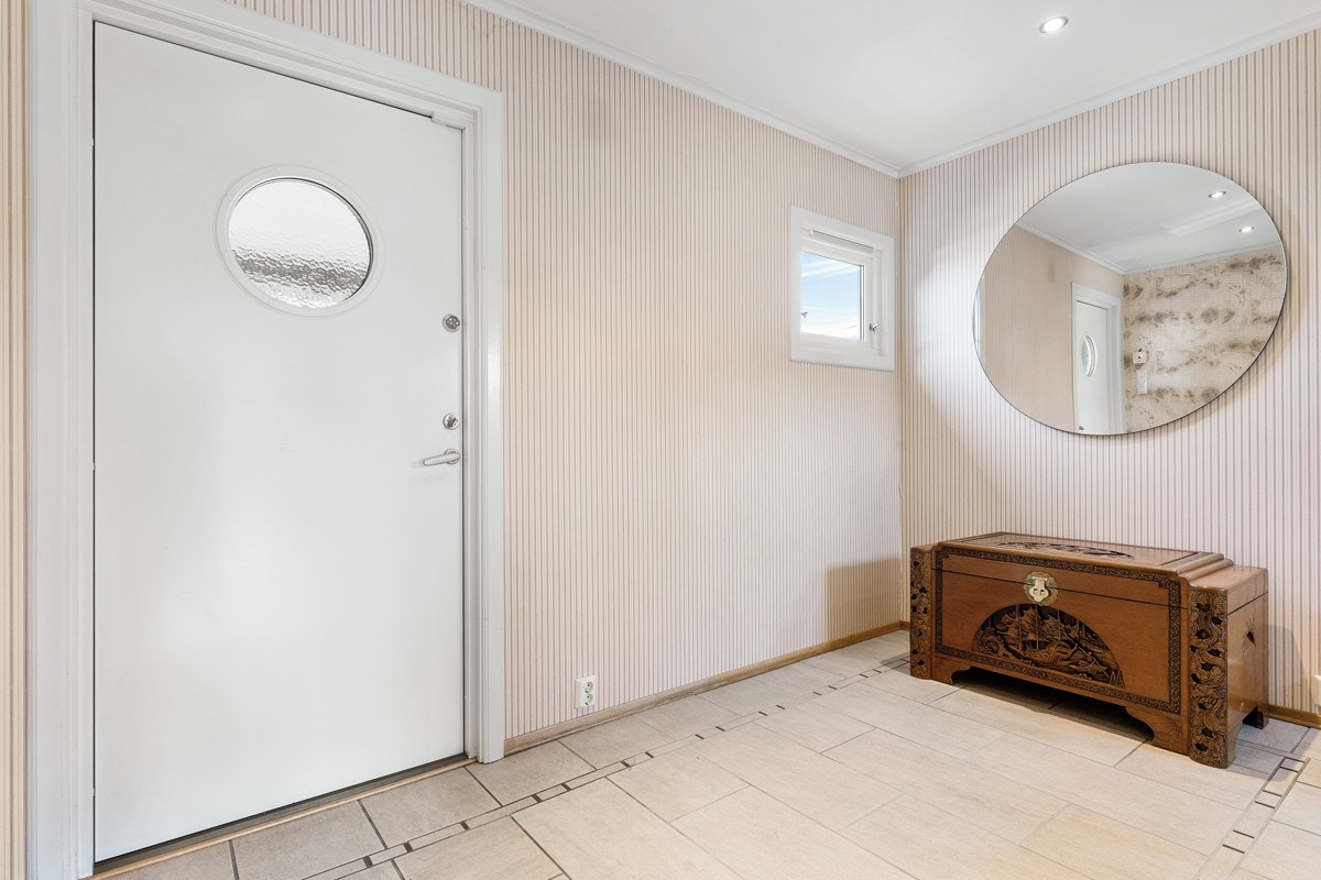 Rosmlig entré/hall i 1.etg. Galleribilde
