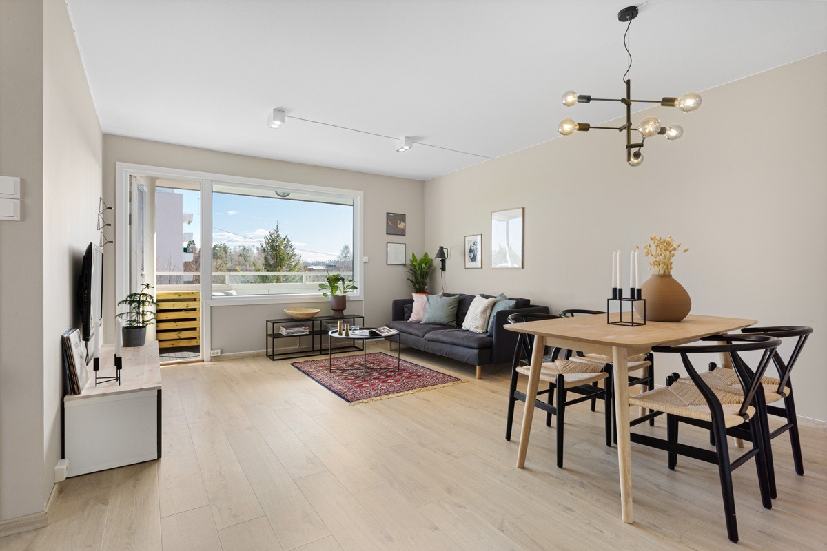 Velkommen til Pilotveien 10. Presentert av EIE eiendomsmegling ved Overen Myhre & Rajic. Galleribilde