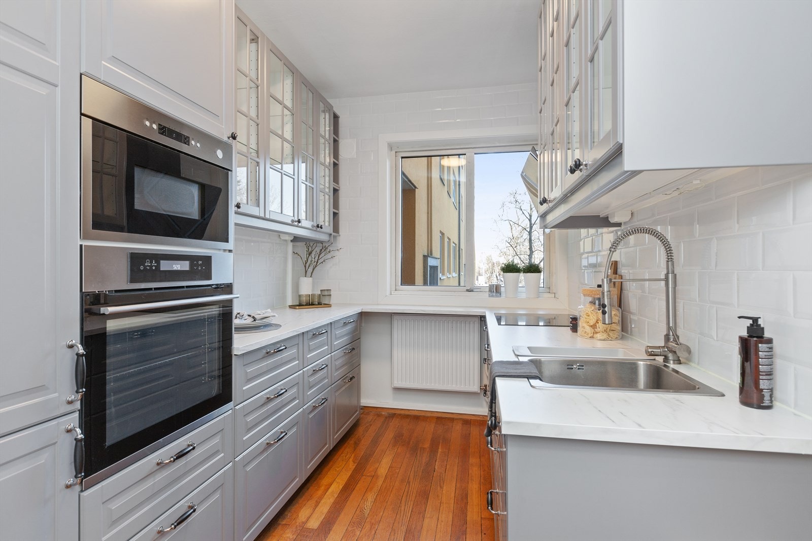 Separat kjøkken med innredning fra 2018/2019. Galleribilde