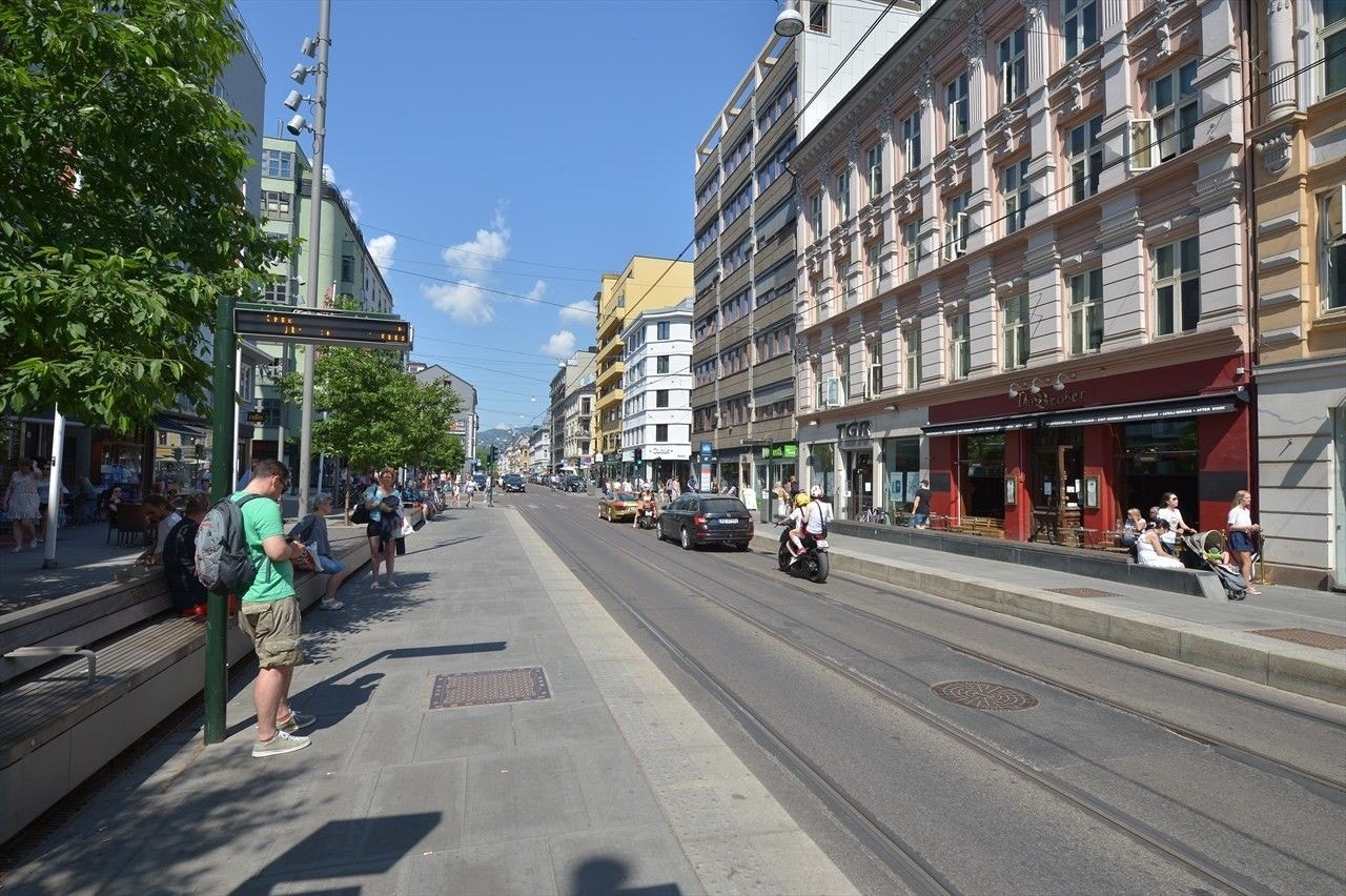 Kort vei Bogstadveien. Galleribilde