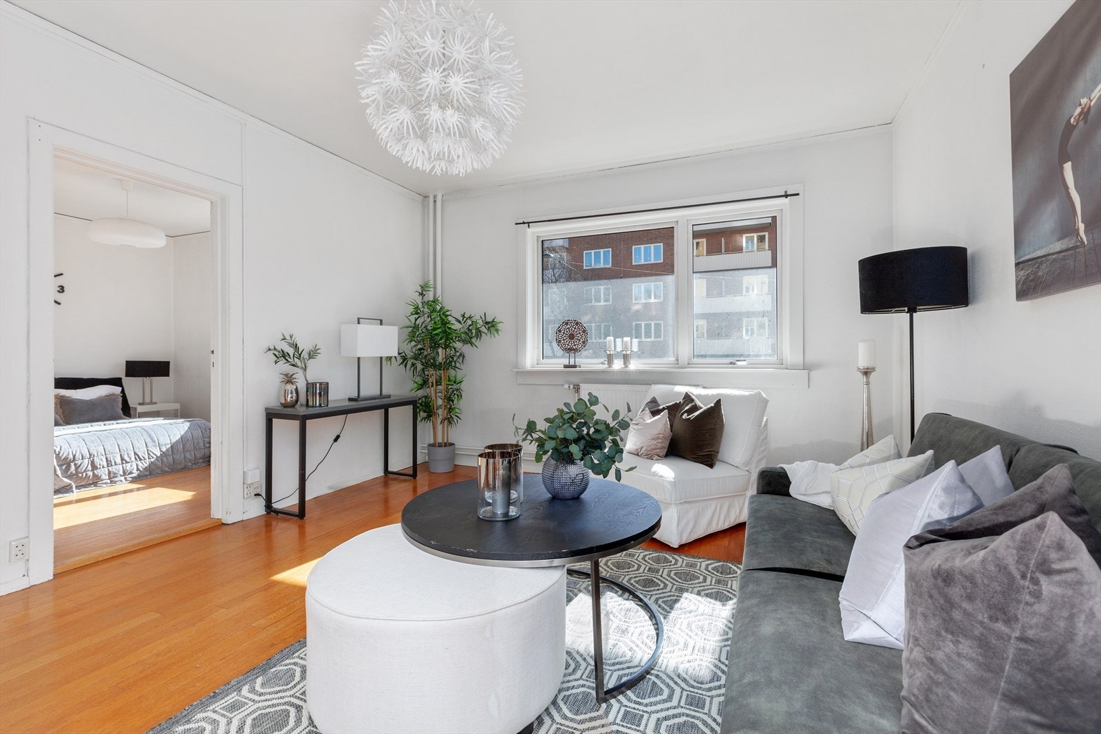 Velkommen til Kirkeveien 114A, presentert av Øystein S. Sparingen. Galleribilde