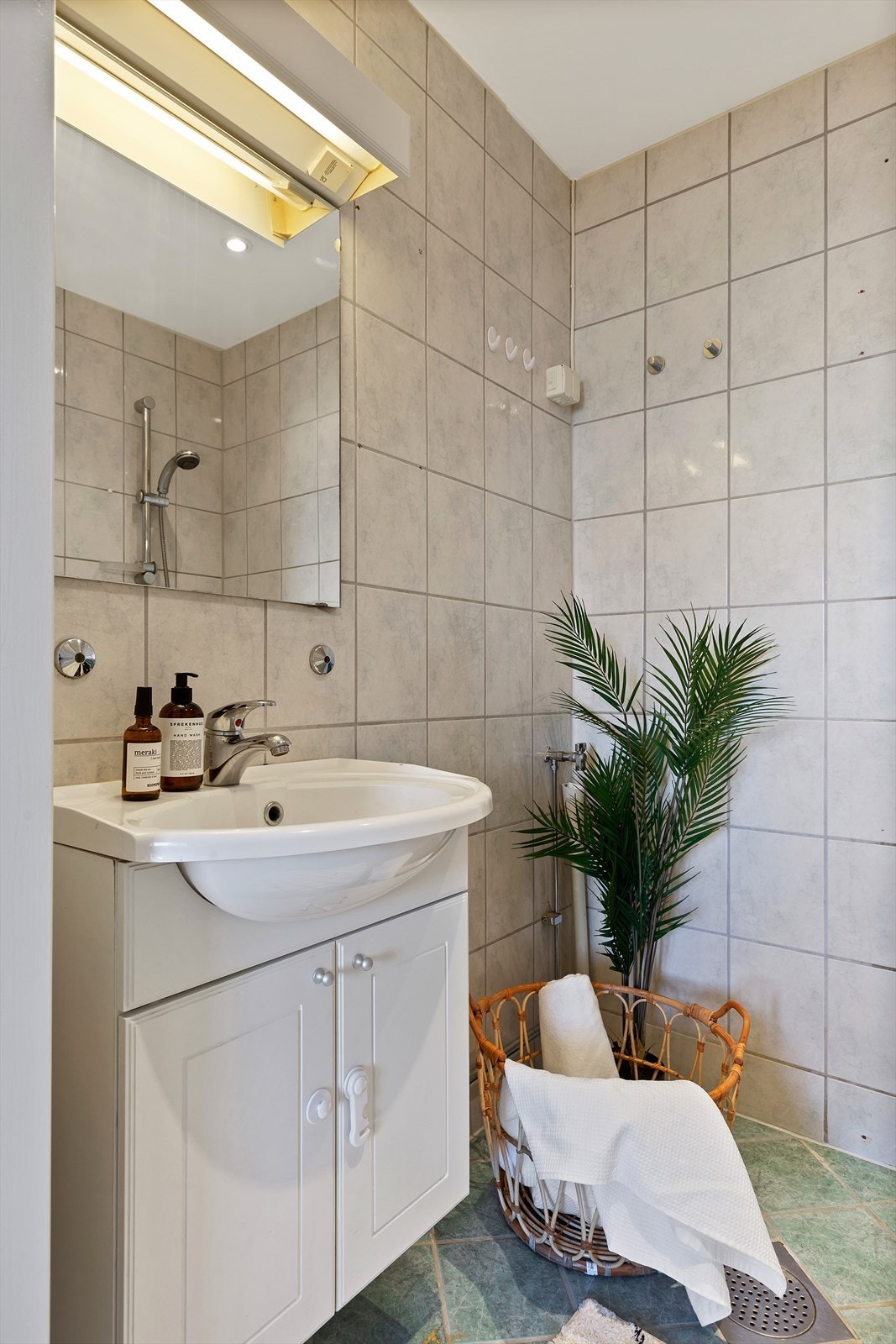 Flislagt baderom fra 2004. Galleribilde