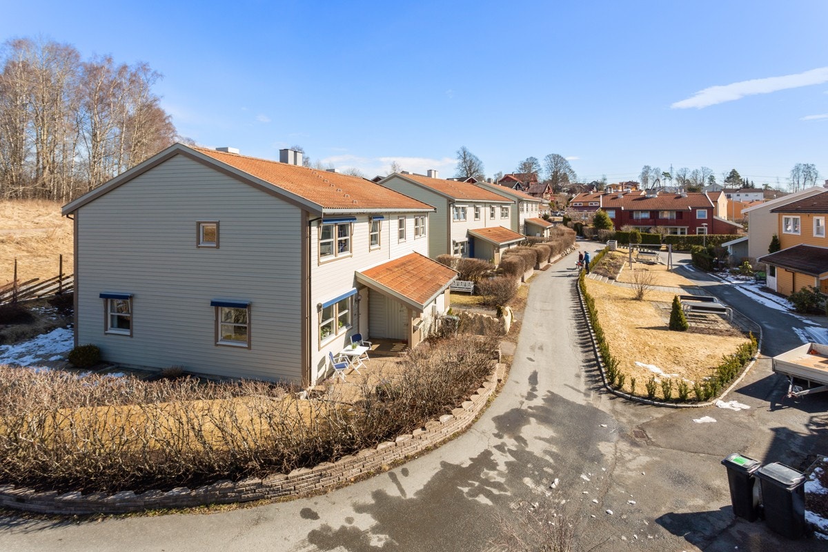 Vestvendt hjørnetomt med hage. Galleribilde