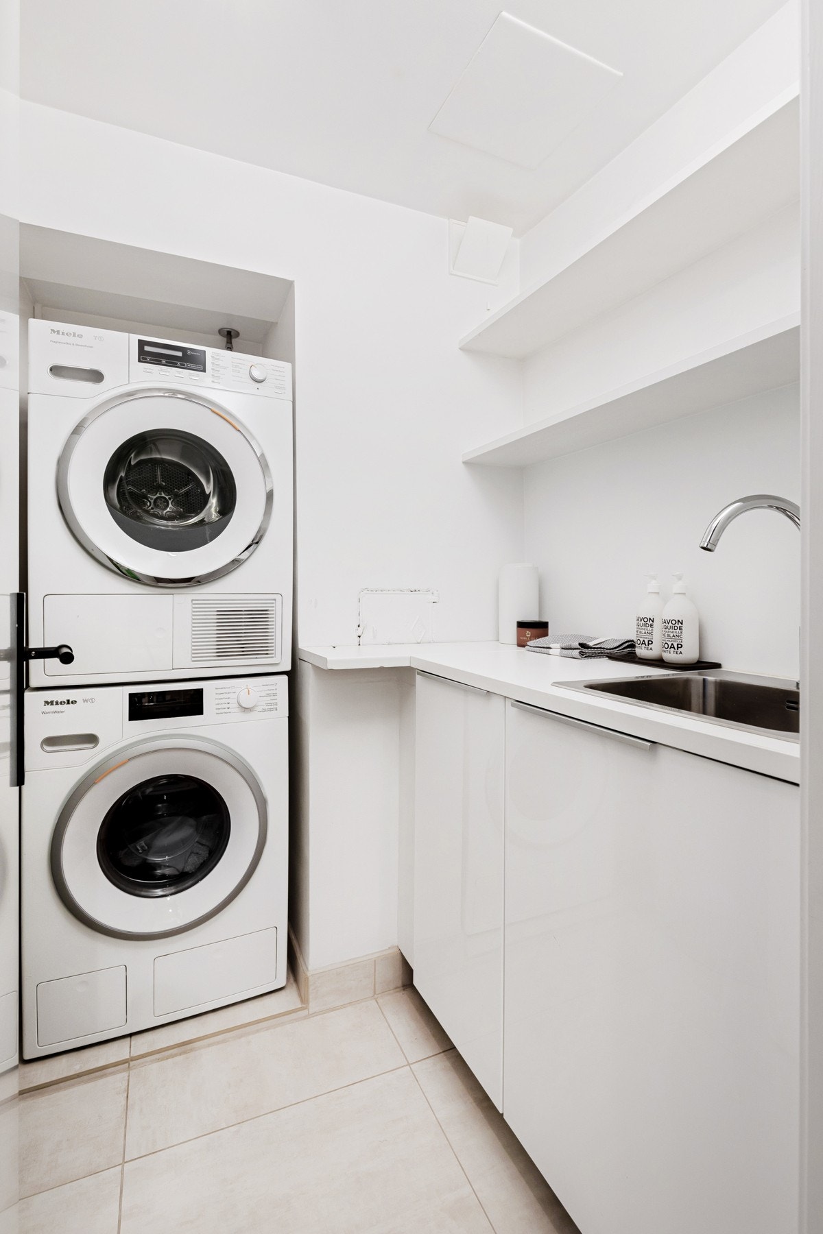 Praktisk separat vaskerom Galleribilde