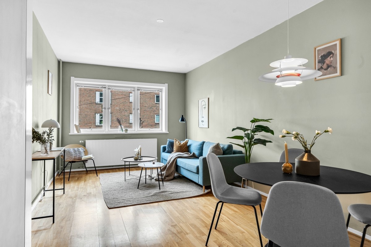 PrivatMegleren Aksept har gleden av å ønske dere velkommen til Trondheimsveien 95 - En velholdt og pen 2-roms leilighet med gjennomgående planløsning. Galleribilde