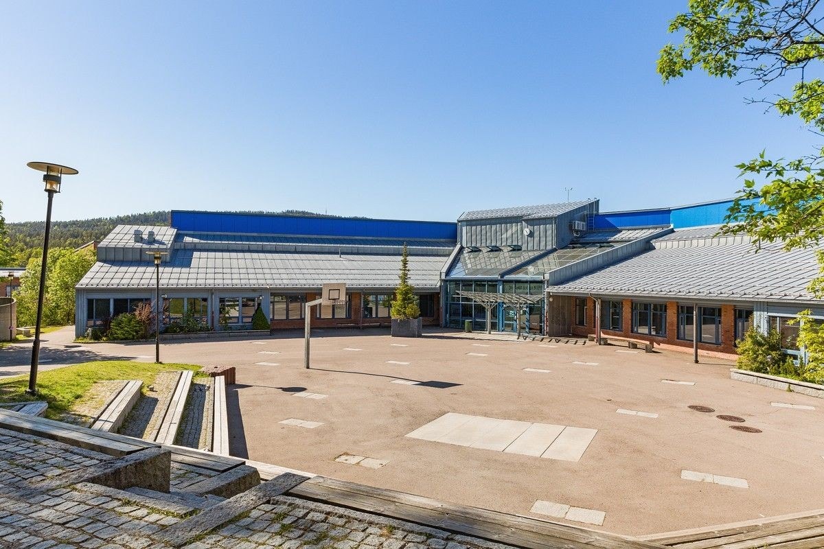 Trygg skolevei til populære Kringsjå barneskole (1.-7. trinn) og Nordberg ungdomsskole (8.-10. trinn) Galleribilde