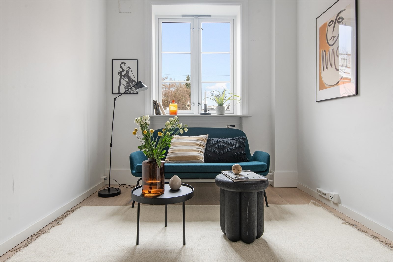 Leiligheten ligger fint til i 3. etasje i en historisk bygård på Bislett. Galleribilde