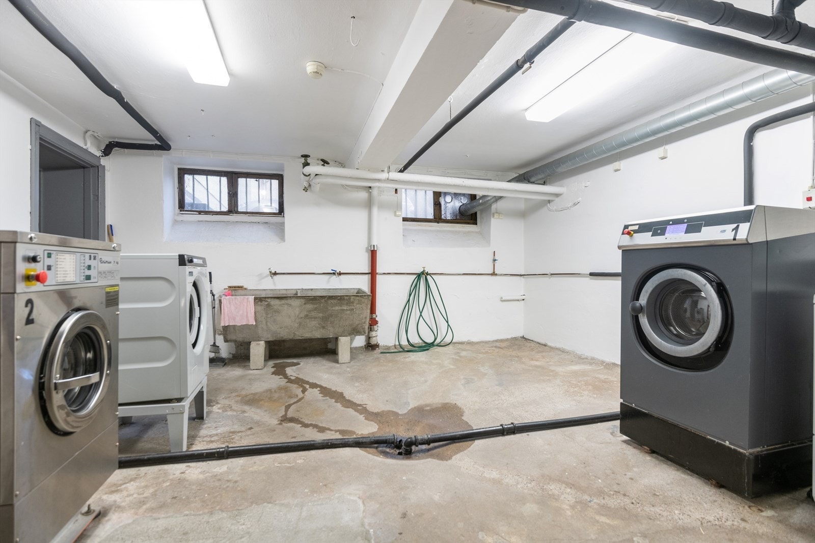 Fellesvaskeri i kjeller Galleribilde