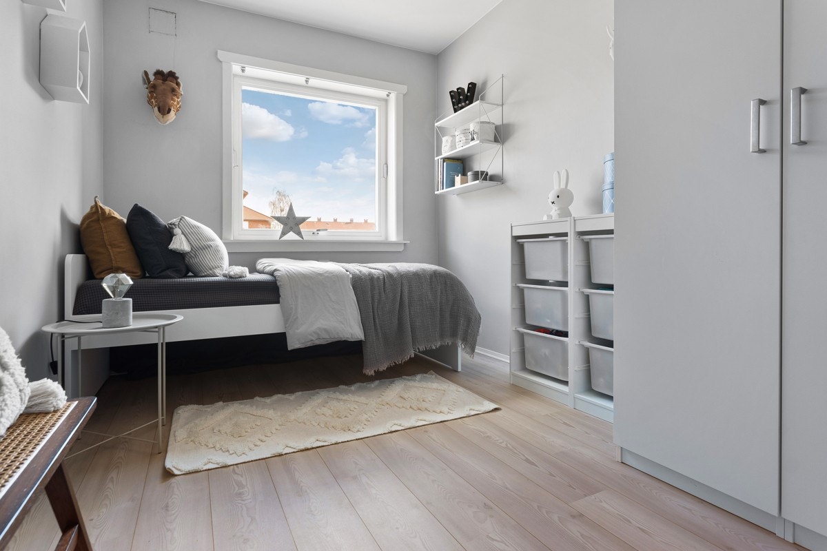 Begge rommene har delikate farger og høytrykkslaminat på gulvene. Galleribilde