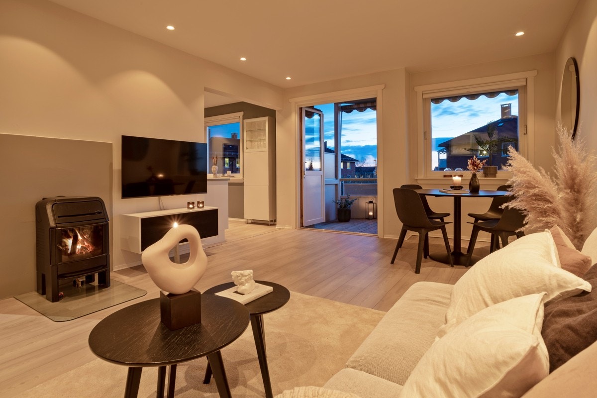 I tillegg finner du en koselig peis, som bidrar til varme og hygge på kalde høst- og vinterdager. Galleribilde