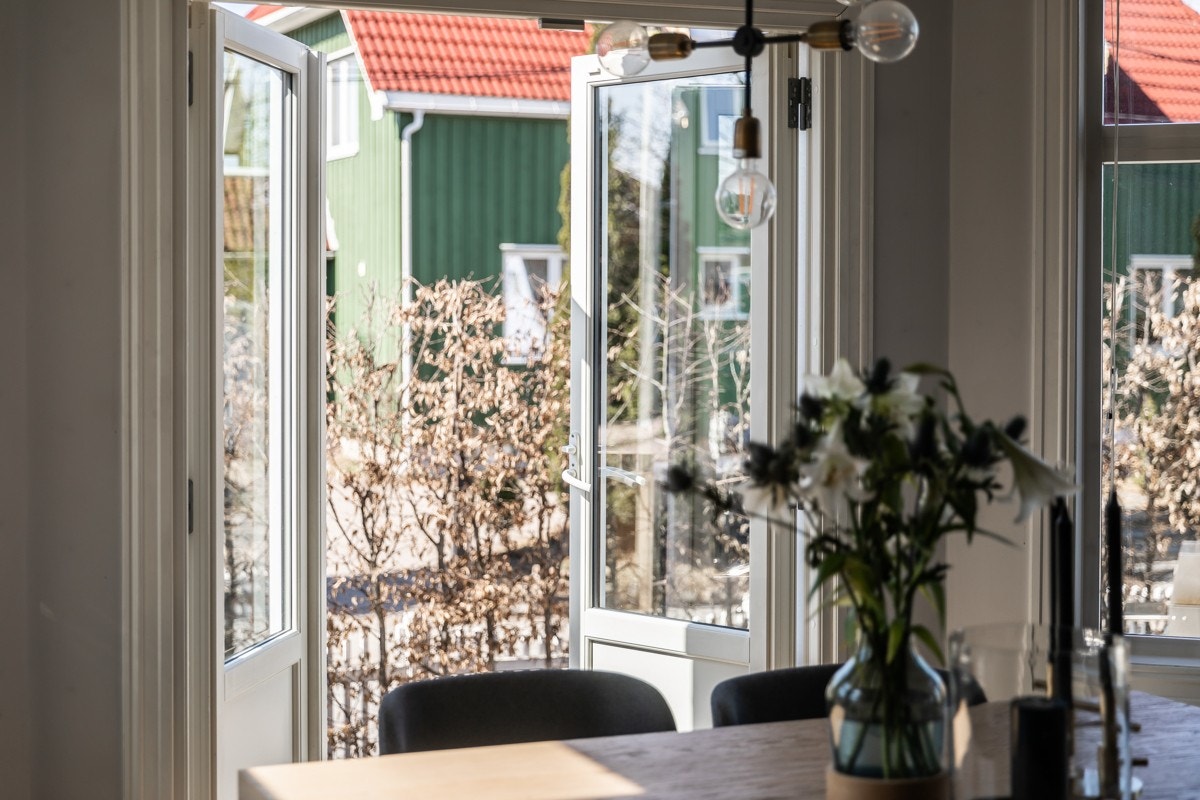 Balkongdør med to-lags glass fra 2016. Galleribilde