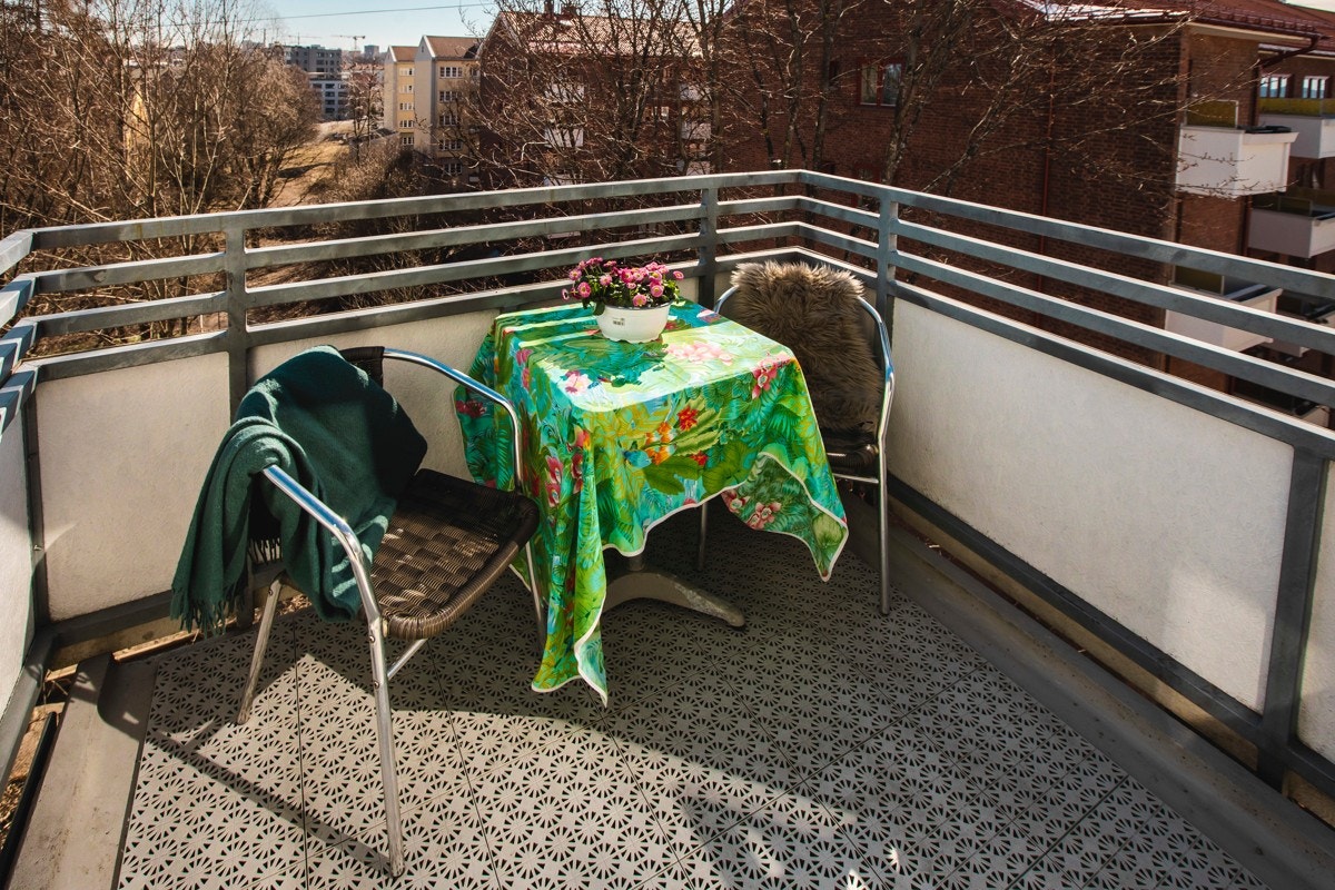 Denne er vendt mot sørøst og byr på mange soltimer. Balkongen er på ca. 4 m². Galleribilde