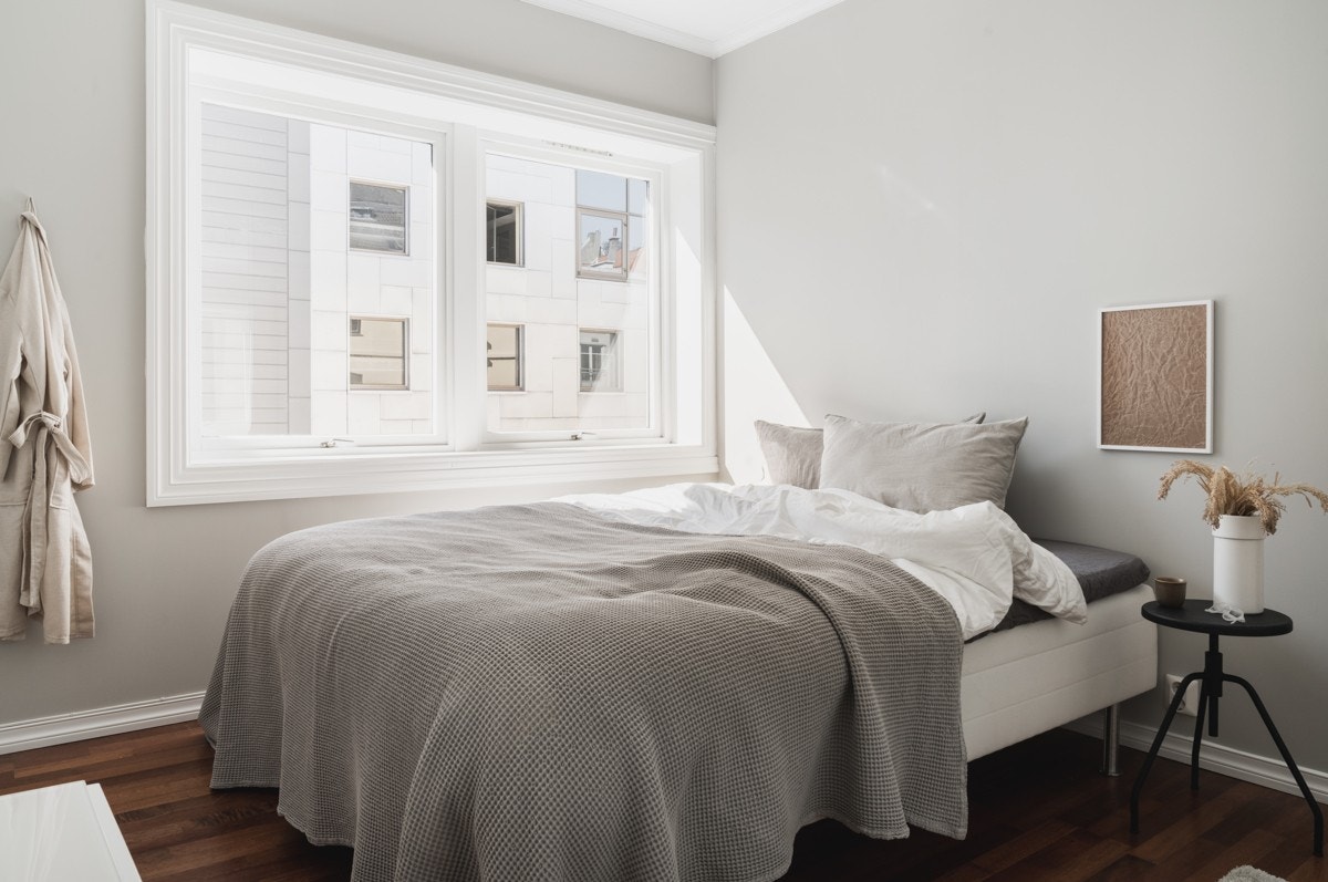 Hovedsoverommet er 12,5kvm og har god plass til både dobbeltseng og annet møblement Galleribilde