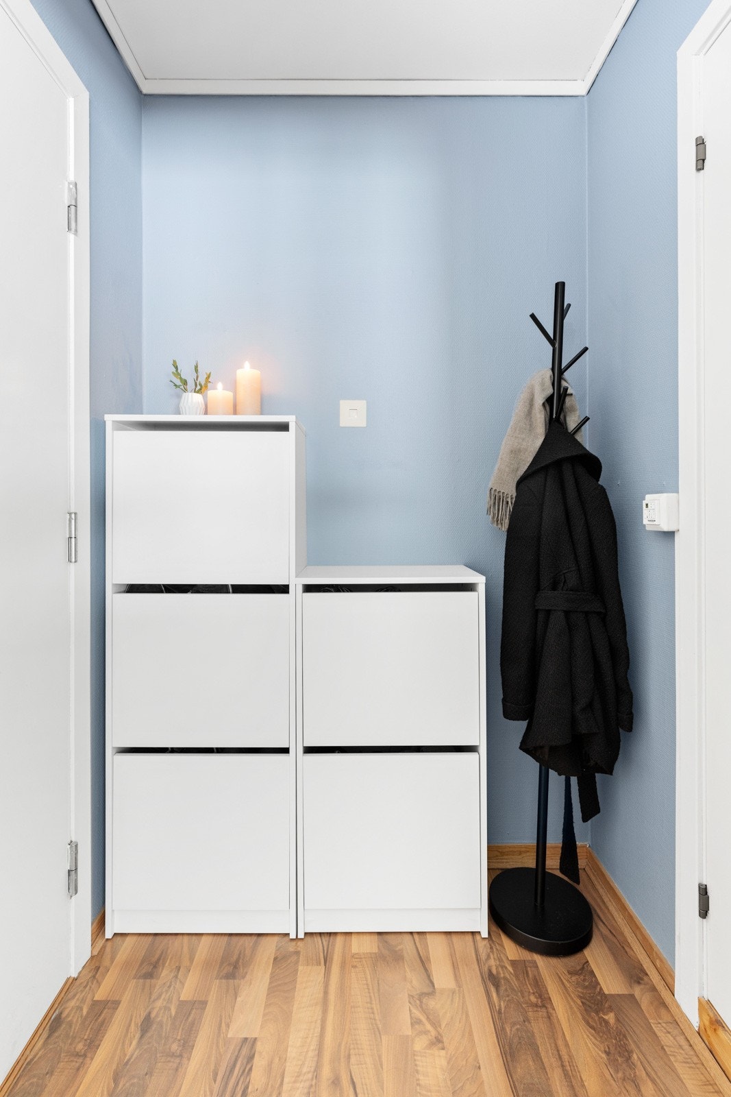 Entré med plass til både skoskap og klesoppheng. Galleribilde