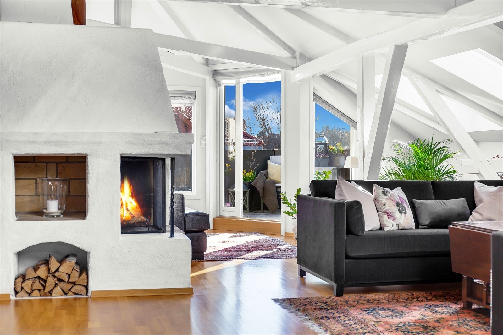 Ildsted som varmer godt på kalde vinterkvelder Galleribilde