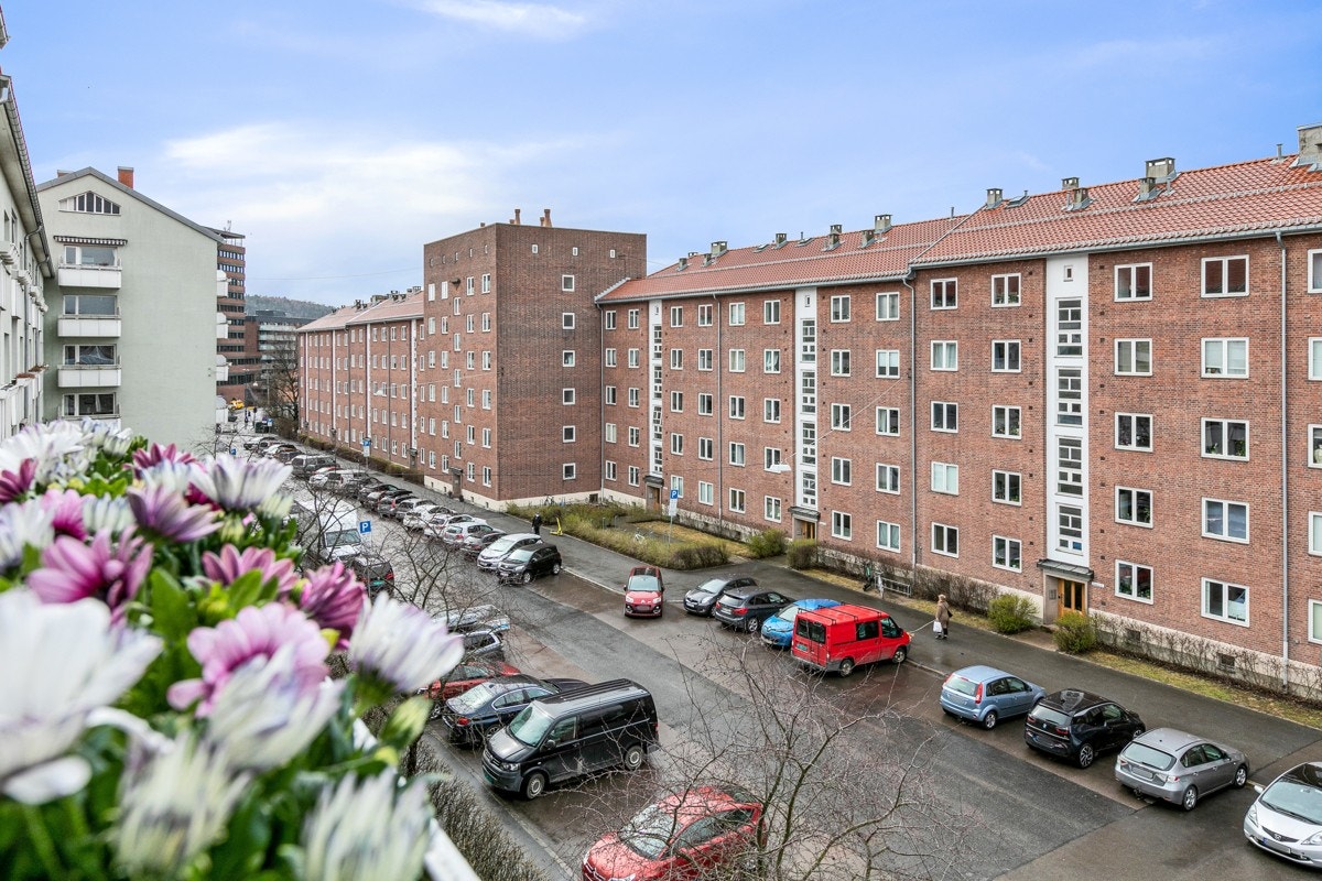 Den vestvendte balkongen har fantastiske solforhold hele året. Galleribilde