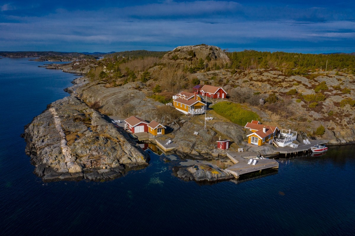 Det er seks bygninger på eiendommen. Galleribilde