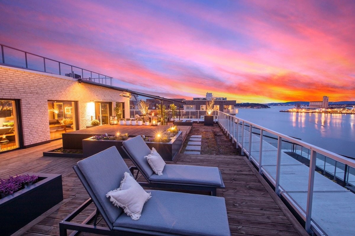 Her har du en egen utendørs oase, som til tross for en vid, misunnelsesverdig utsikt ligger usjenert til. Galleribilde