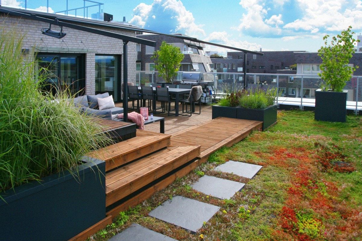 Her har du en egen utendørs oase, som til tross for en vid, misunnelsesverdig utsikt ligger usjenert til. Galleribilde