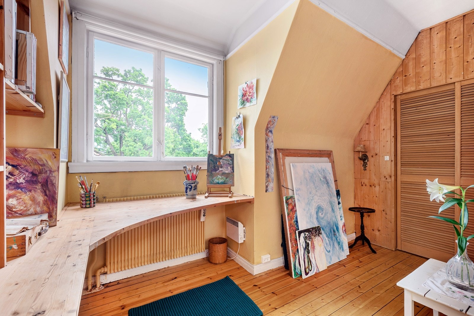 Soverom nummer fire. Alle soverommene egner seg godt til både barnerom, gjesterom og kontor. Galleribilde