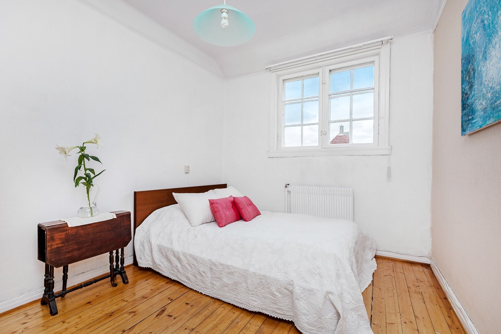 På soverommene er det plass til seng og garderobe. Galleribilde