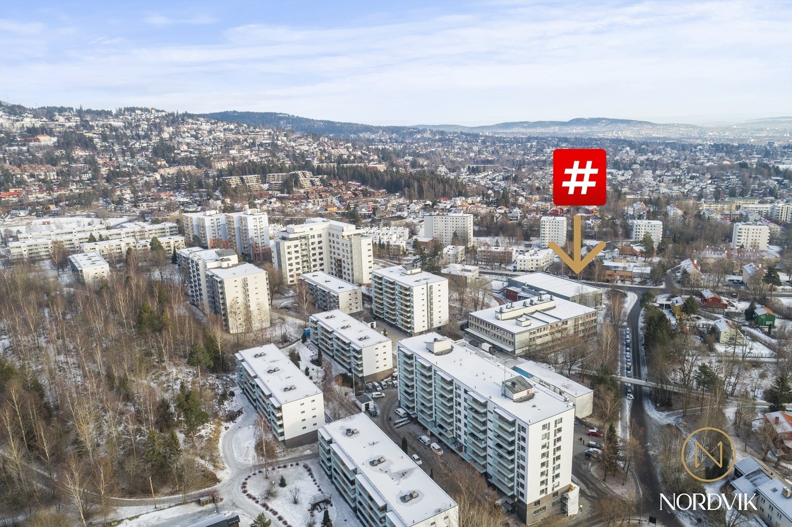 Busstoppet Hovseter skole ligger en kort spasertur unna leiligheten Galleribilde