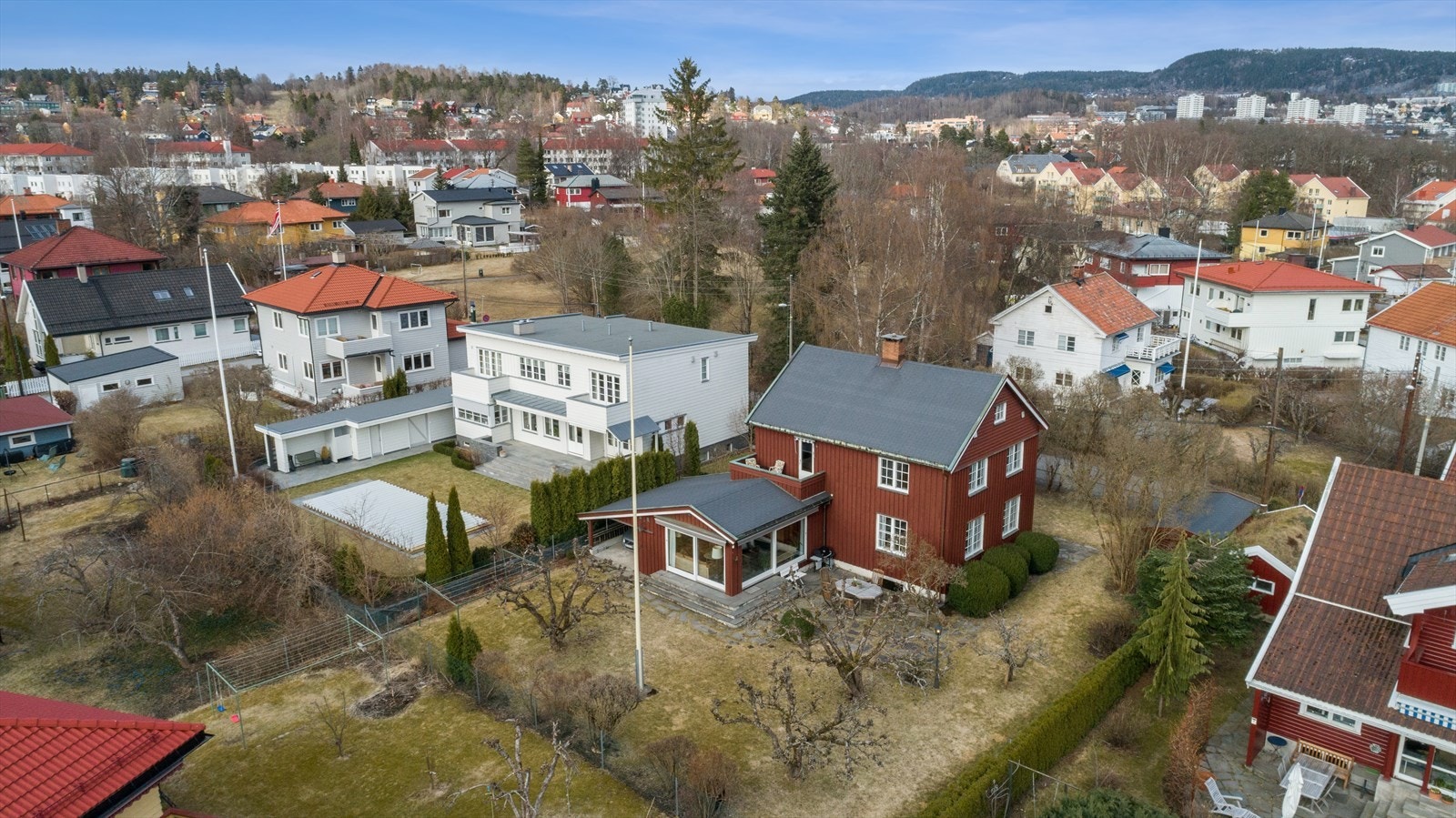 Eneboligen ligger særdeles barnevennlig og attraktivt til på Berg. Galleribilde