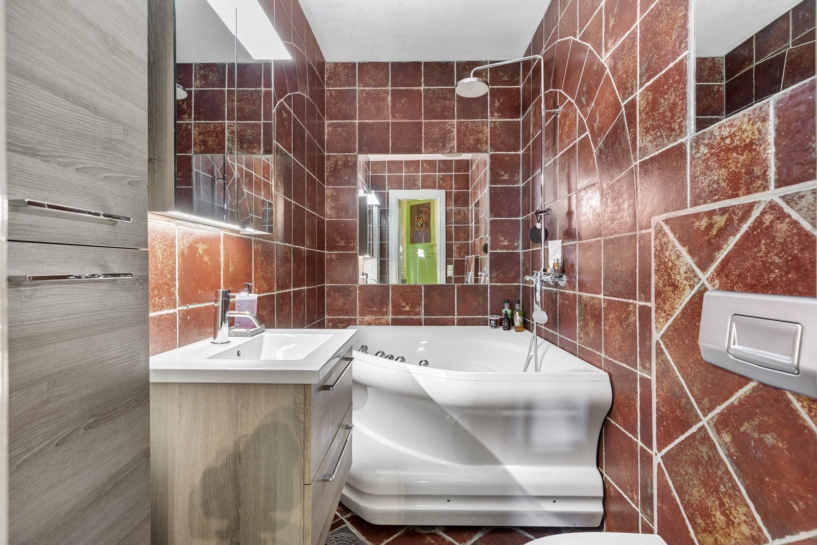 Flislagt bad Galleribilde